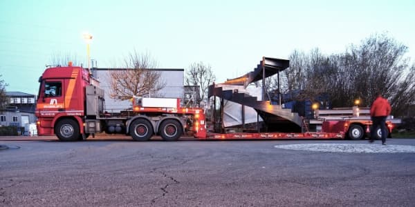 Megalift - Kranarbeiten & Spezialtransporte